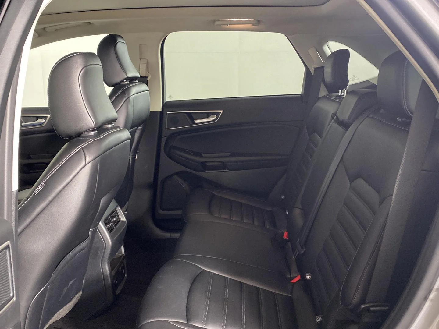 Used 2022 Iconic Silver Ford SEL image 15