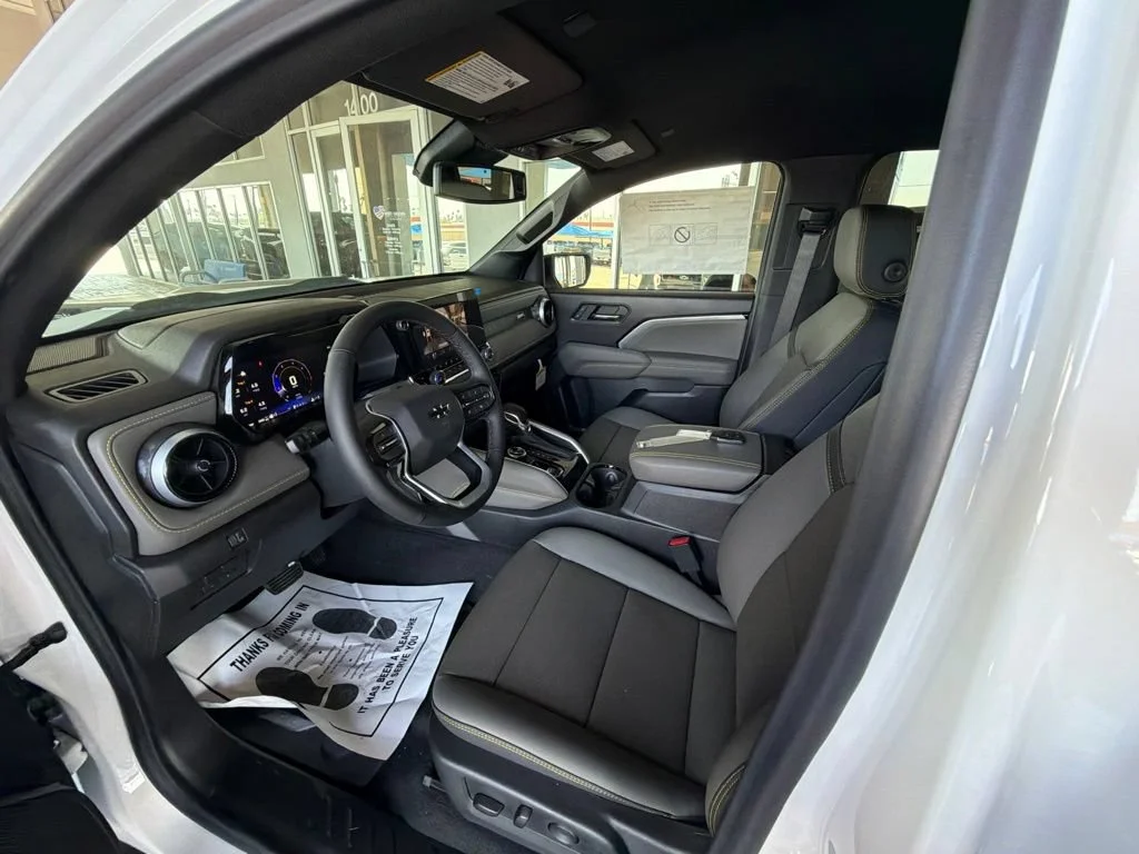 2026 Chevrolet Colorado ZR2 - Photo 11