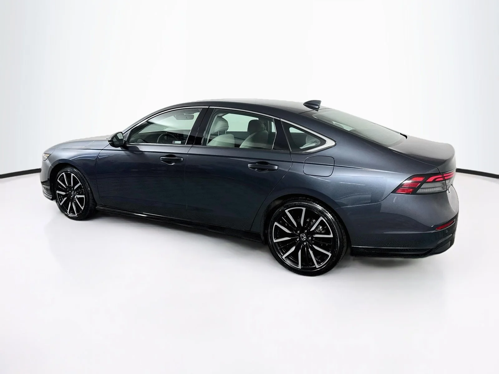 Used 2024 Gray Honda Touring image 6