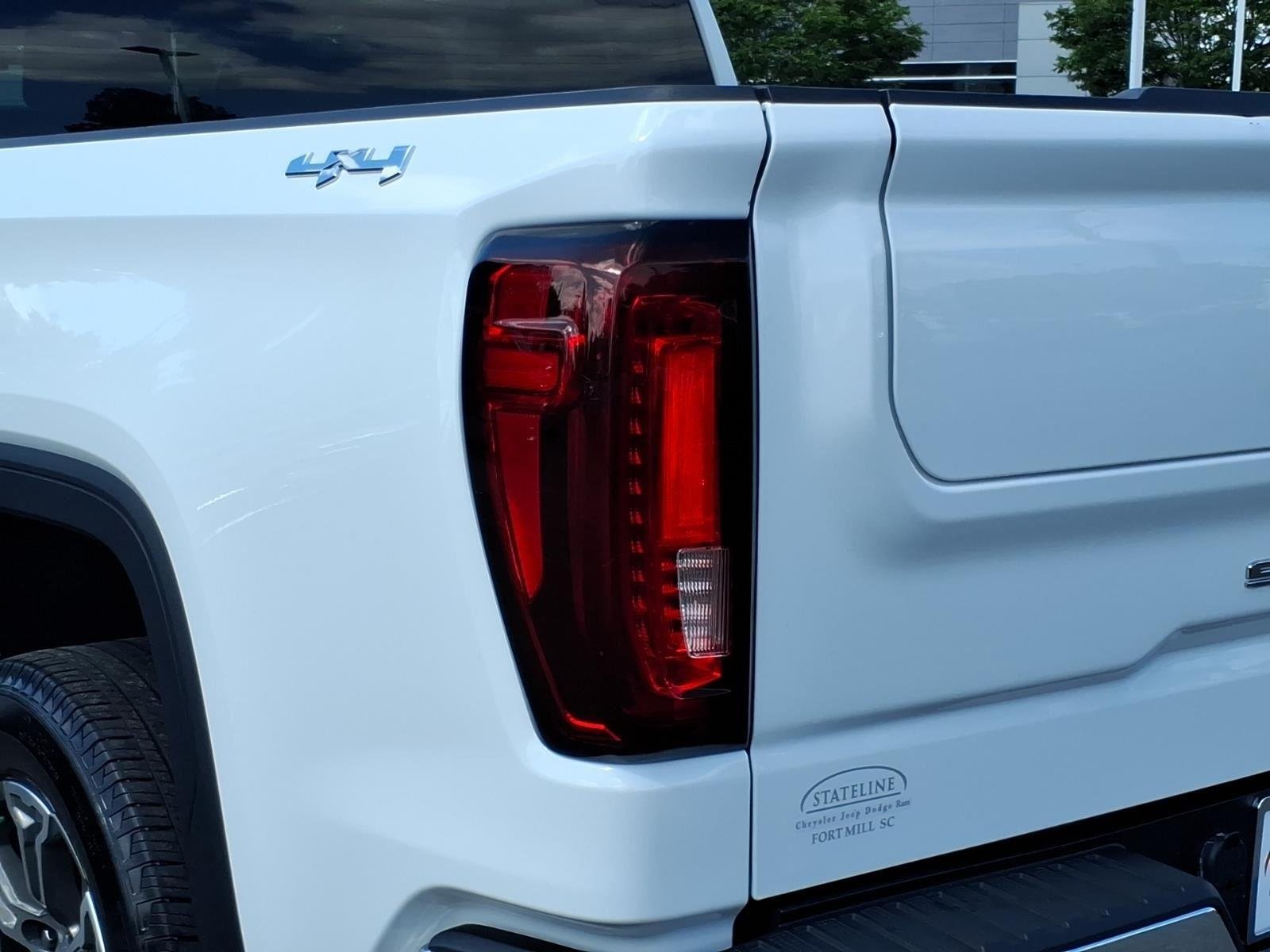 Used 2025 Summit White GMC SLT image 17