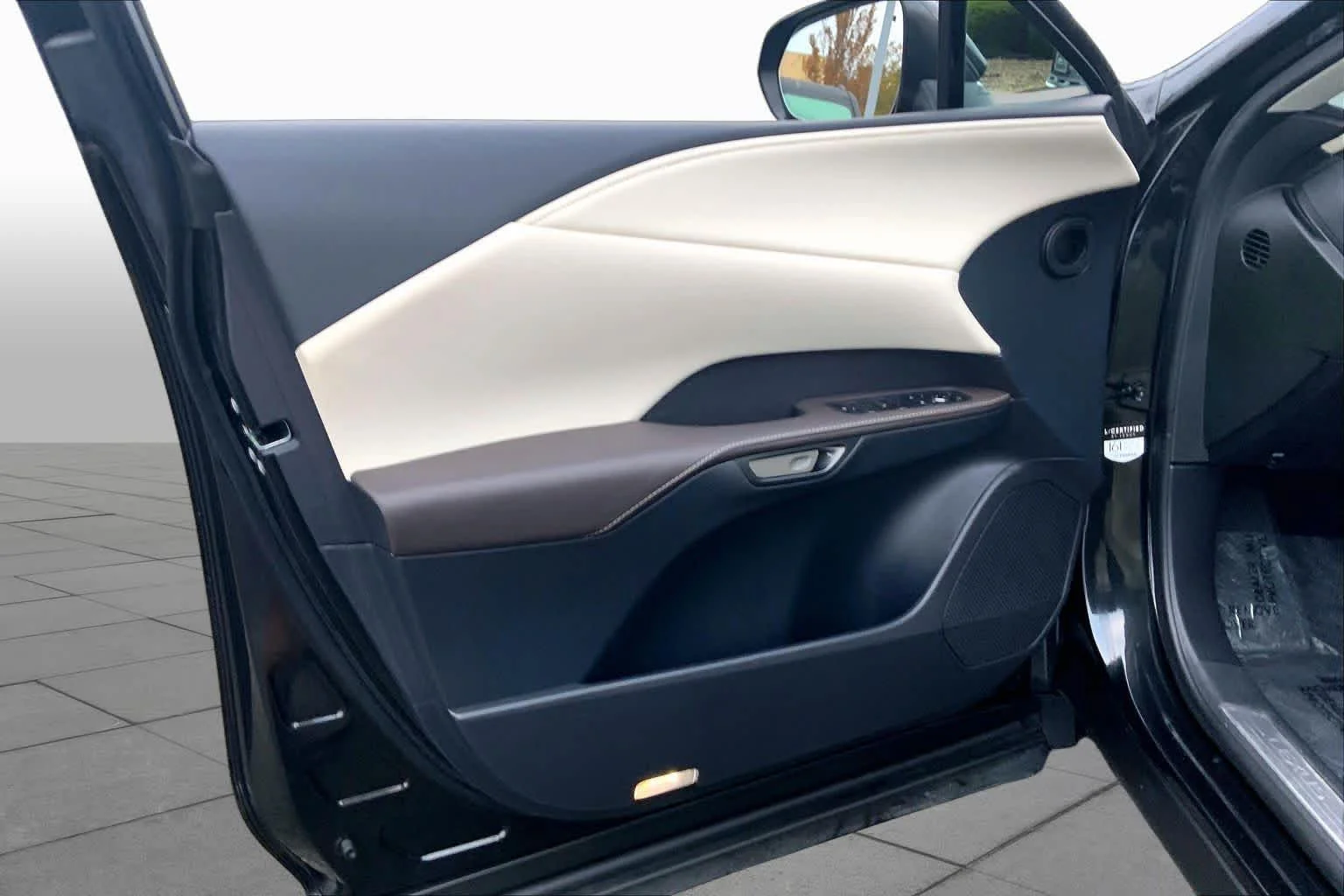 Certified Used 2024 GRAPHITE BLACK GF. Lexus Premium image 22
