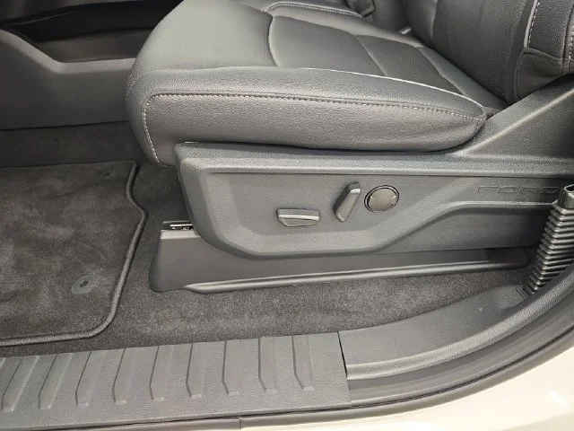 New 2026 Star White Metallic Tri-Coat Ford Lariat® image 41