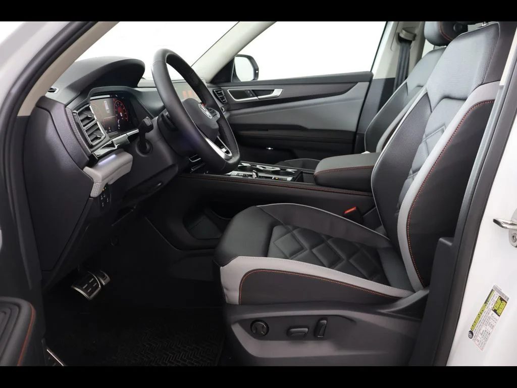 New 2026 White/off-white Volkswagen 2.0T Peak Edition image 21