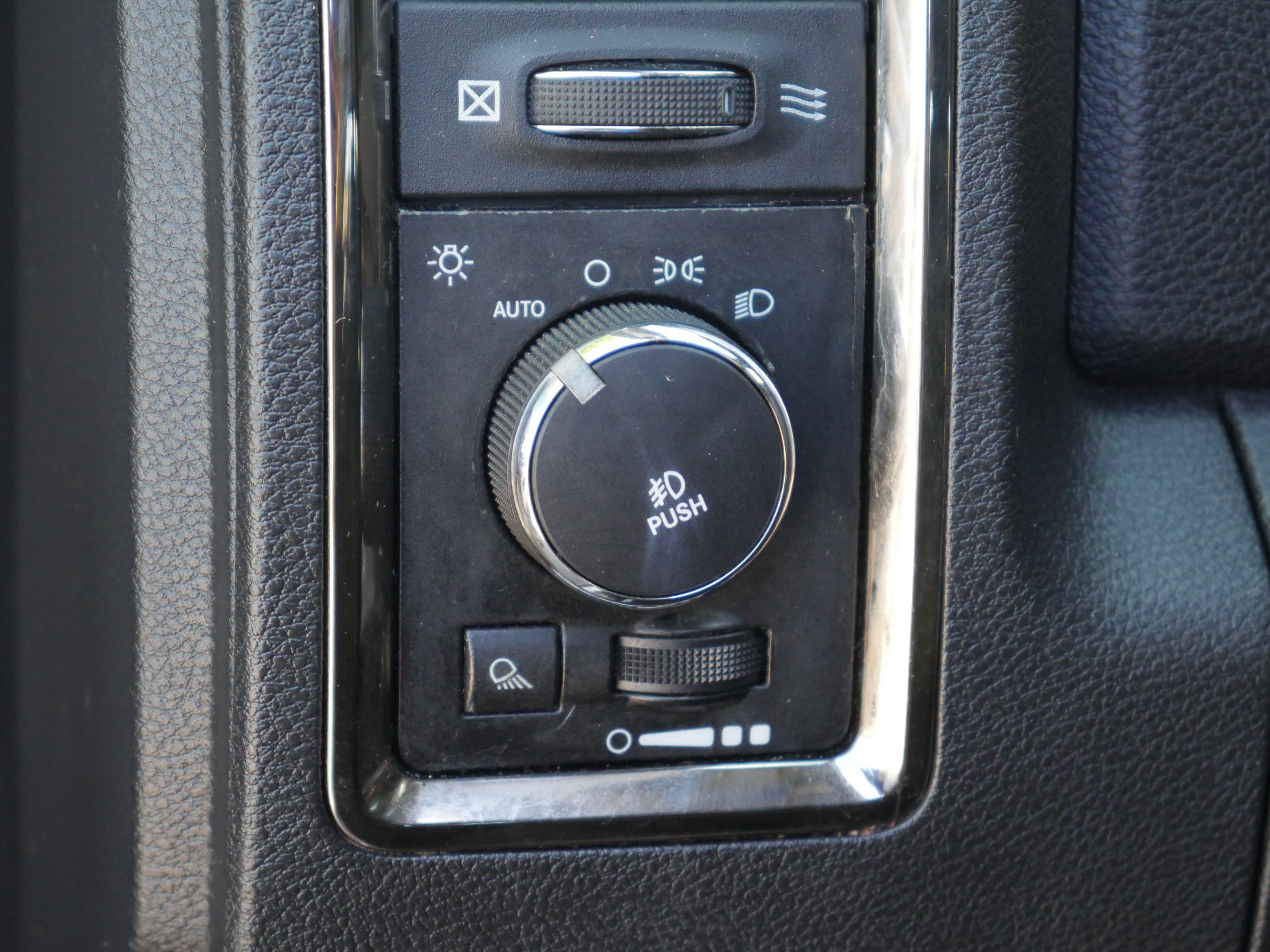 Used 2013 Bright Silver Clearcoat Metallic Ram Sport image 6