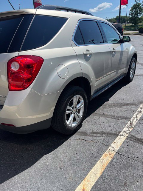 Used 2015 Gold Chevrolet LT image 2