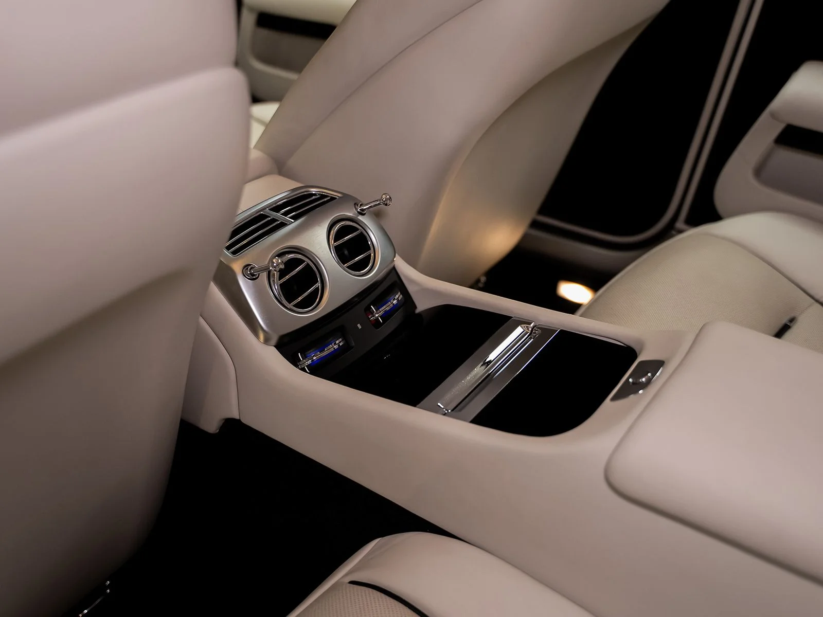 Used 2017 White Rolls-Royce Base image 40