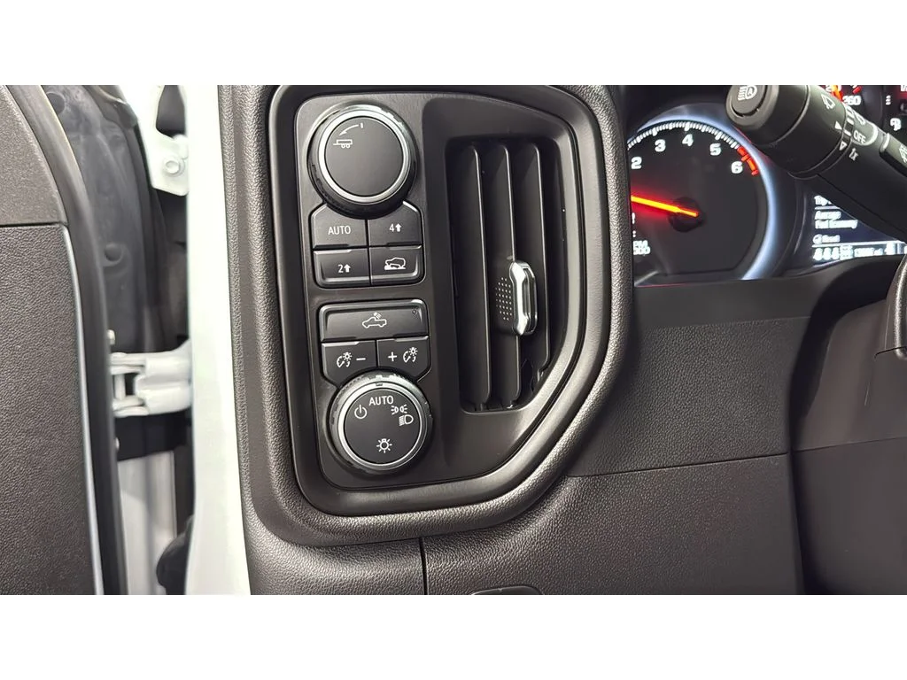 Used 2025 Summit White Chevrolet Custom image 19