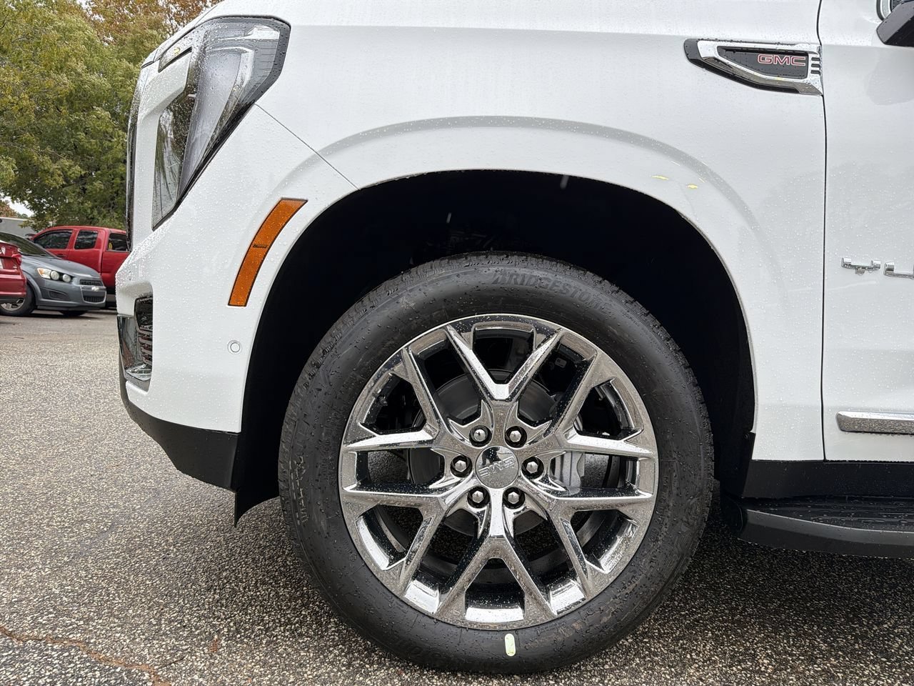 Used 2026 Summit White GMC Elevation image 28