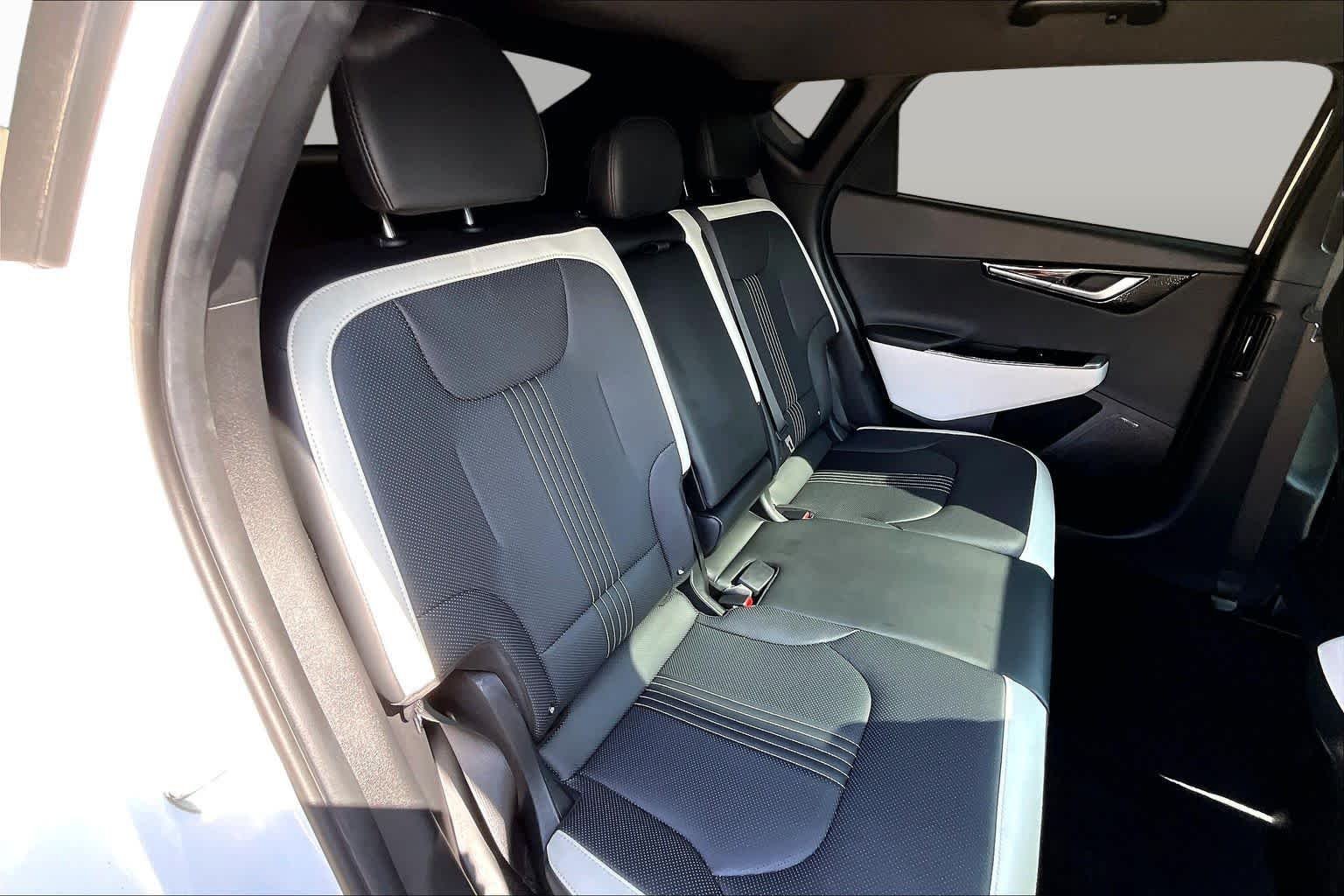 Used 2024 Snow White Pearl Kia GT-Line image 18