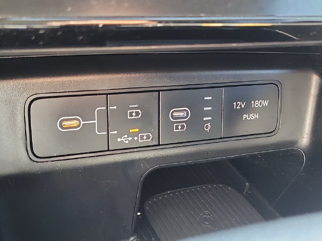 Used 2025 Green Hyundai SEL image 25