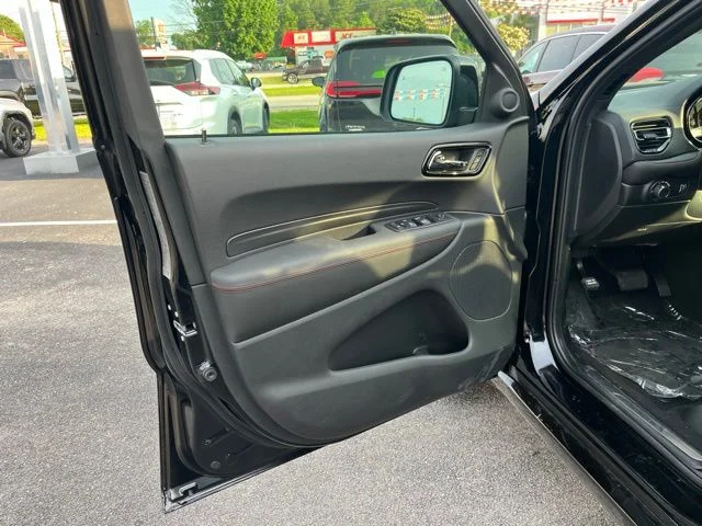 New 2026 Diamond Black Clear-Coat Exterior Paint Dodge GT Plus HEMI V8 image 5