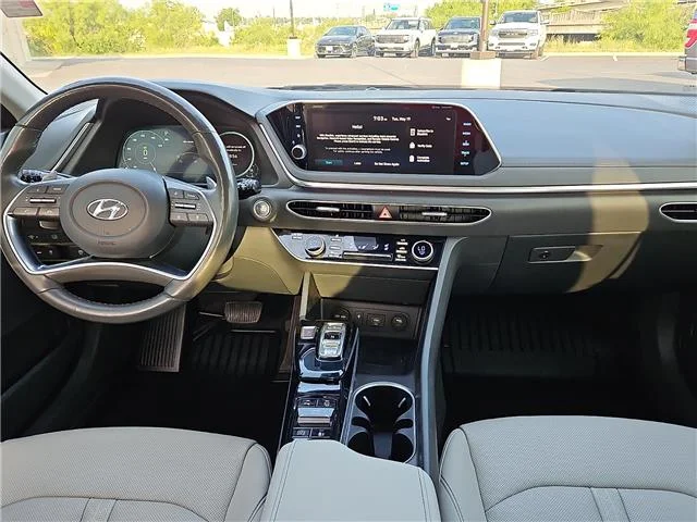 Used 2023 Black Hyundai Limited image 9