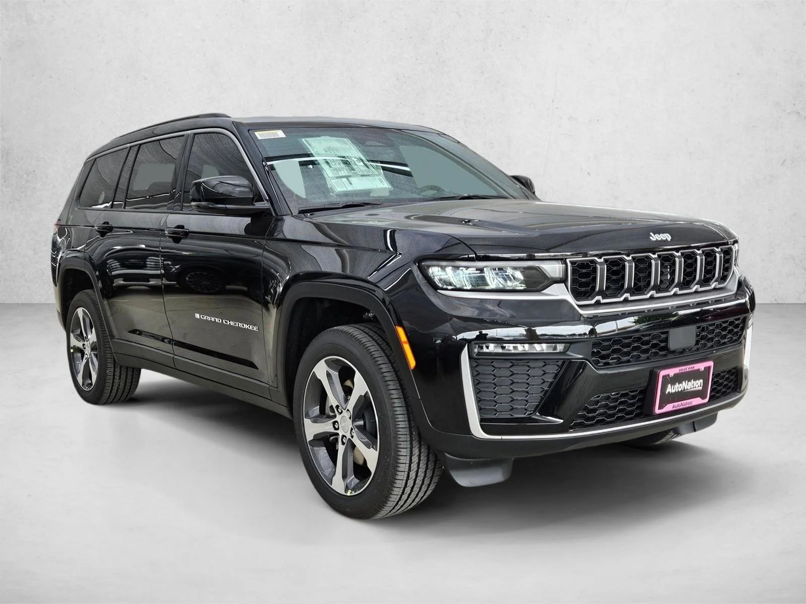 New 2026 Diamond Black Crystal Pearl-Coat Exterior Paint Jeep Limited image 7
