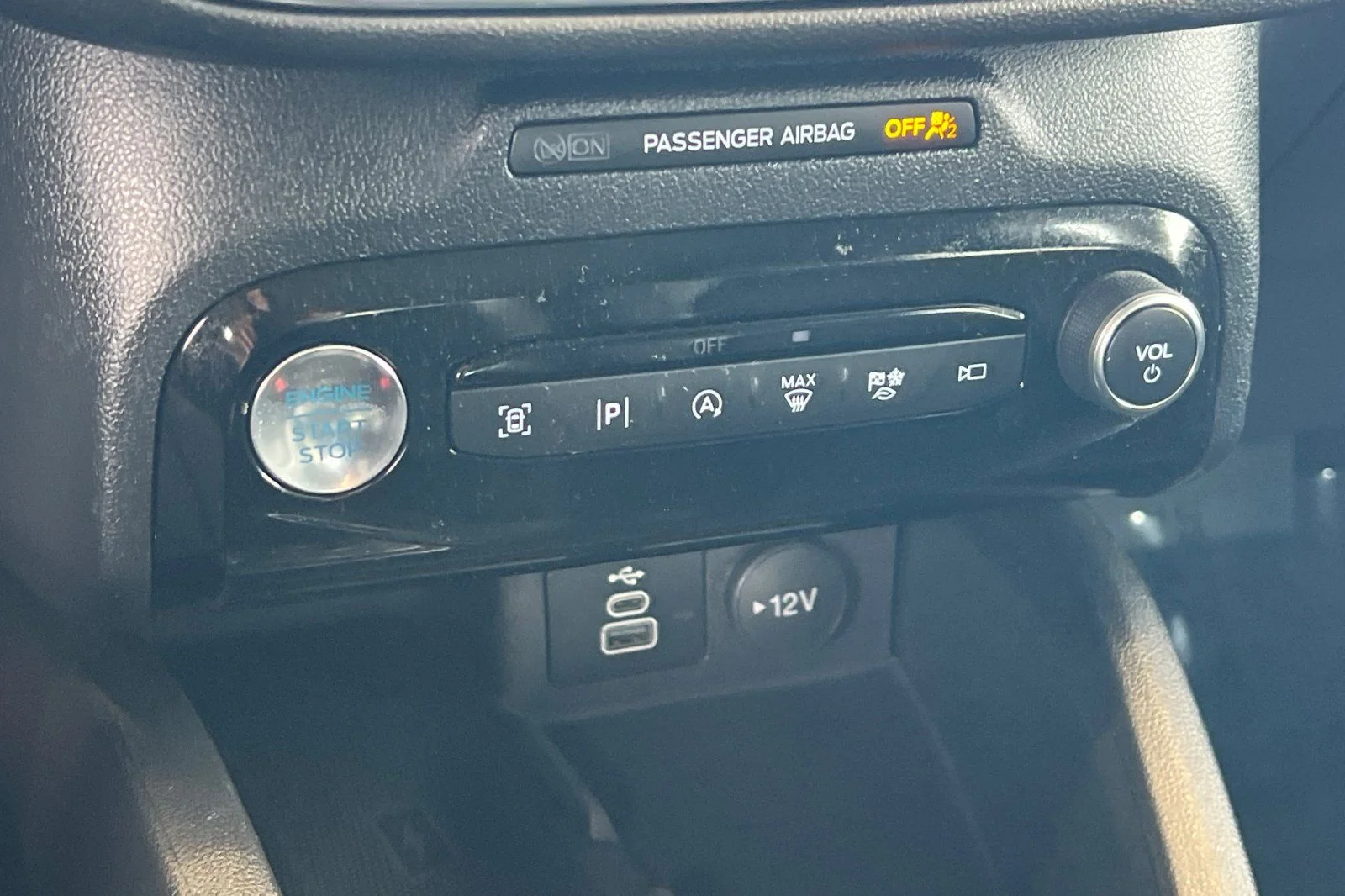 Used 2024 Silver Ford Platinum image 19
