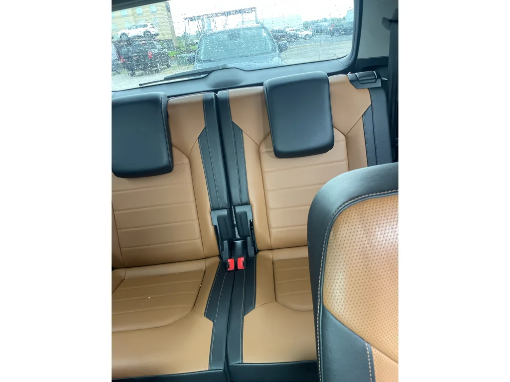 Used 2019 Pure White Volkswagen 3.6L V6 SEL Premium image 13