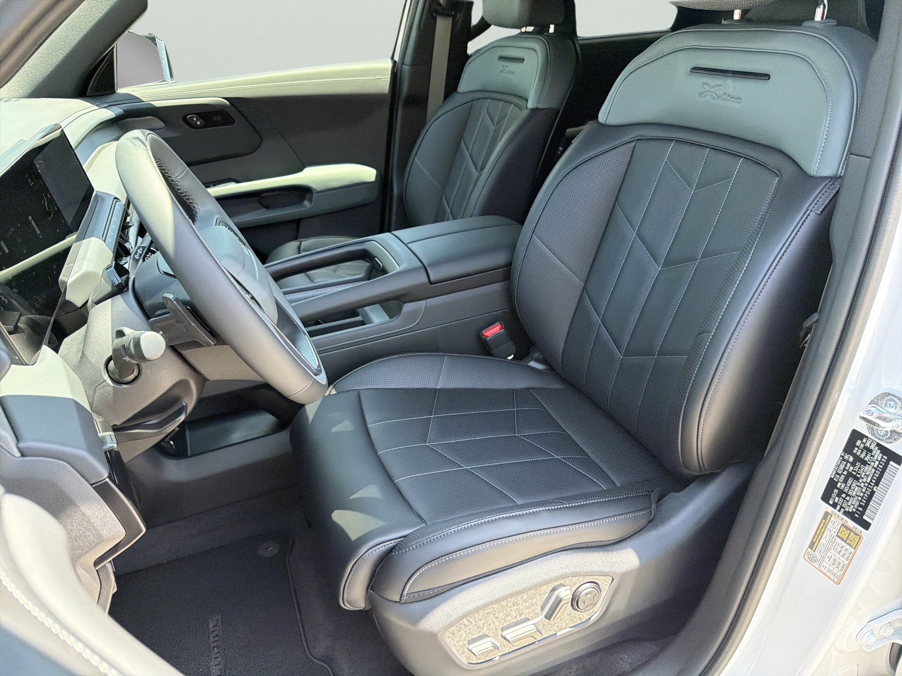 New 2027 Glacial White Pearl Kia X-LINE SX image 20