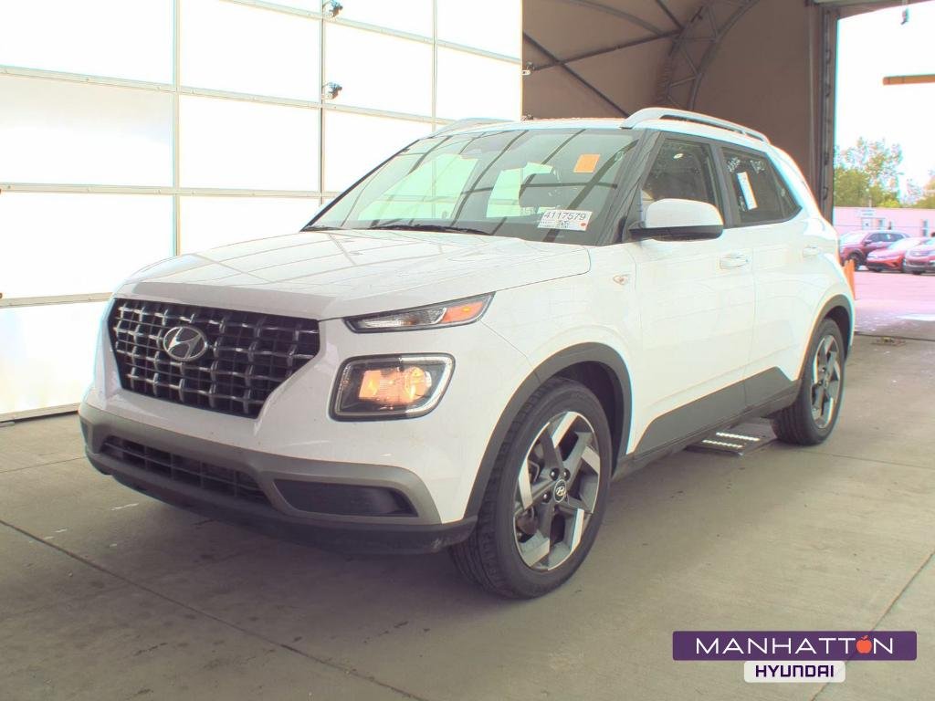 2025 Hyundai Venue SEL IVT's photo