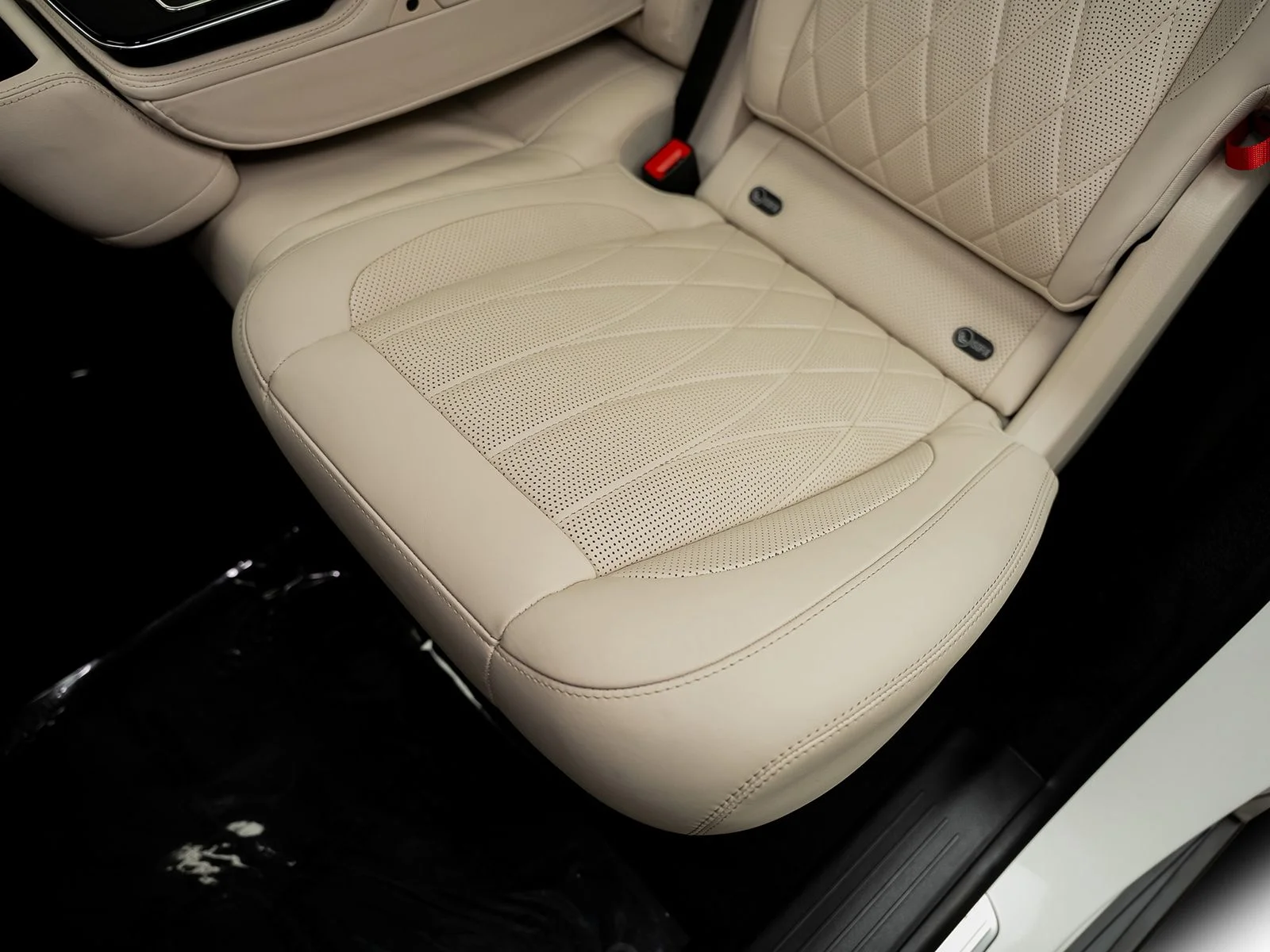 Used 2021 White Mercedes-Benz GLS 63 AMG® image 44