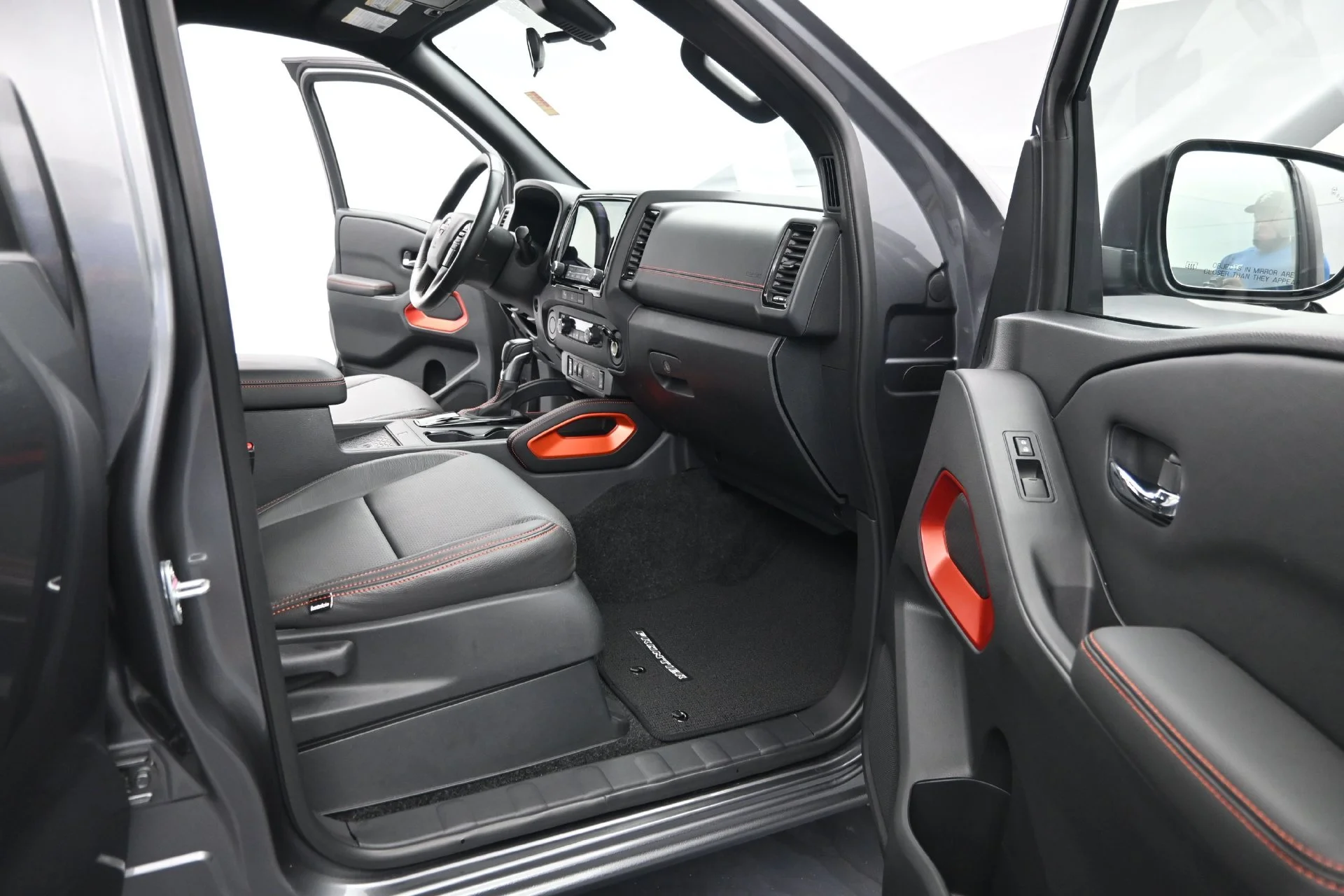 Used 2024 Gray Nissan PRO-X image 12