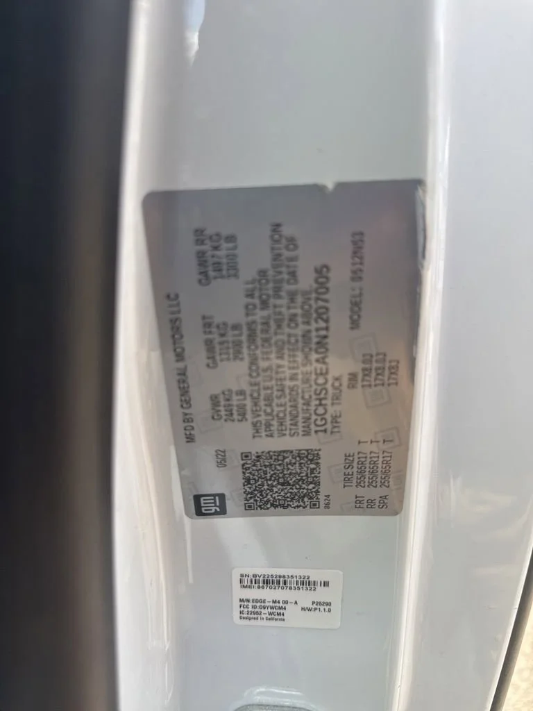 Used 2022 Summit White Chevrolet LT image 30