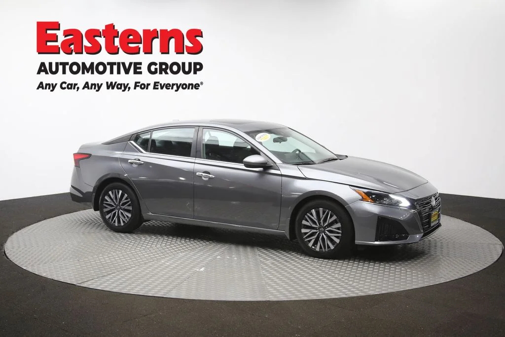 Used 2023 Gray Nissan 2.5 SV image 47