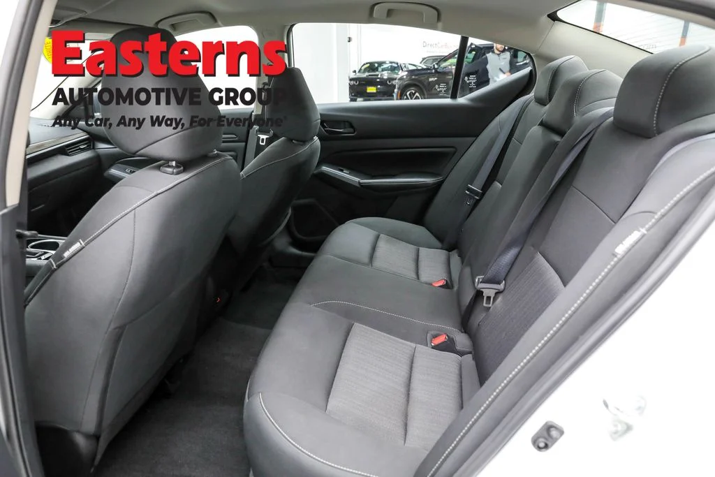 Used 2024 White Nissan 2.5 SV image 21