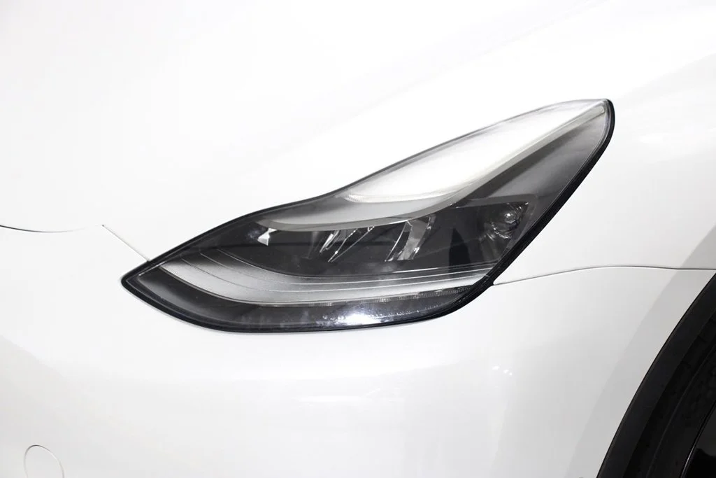 Used 2022 Pearl White Multi-Coat Tesla Performance image 3