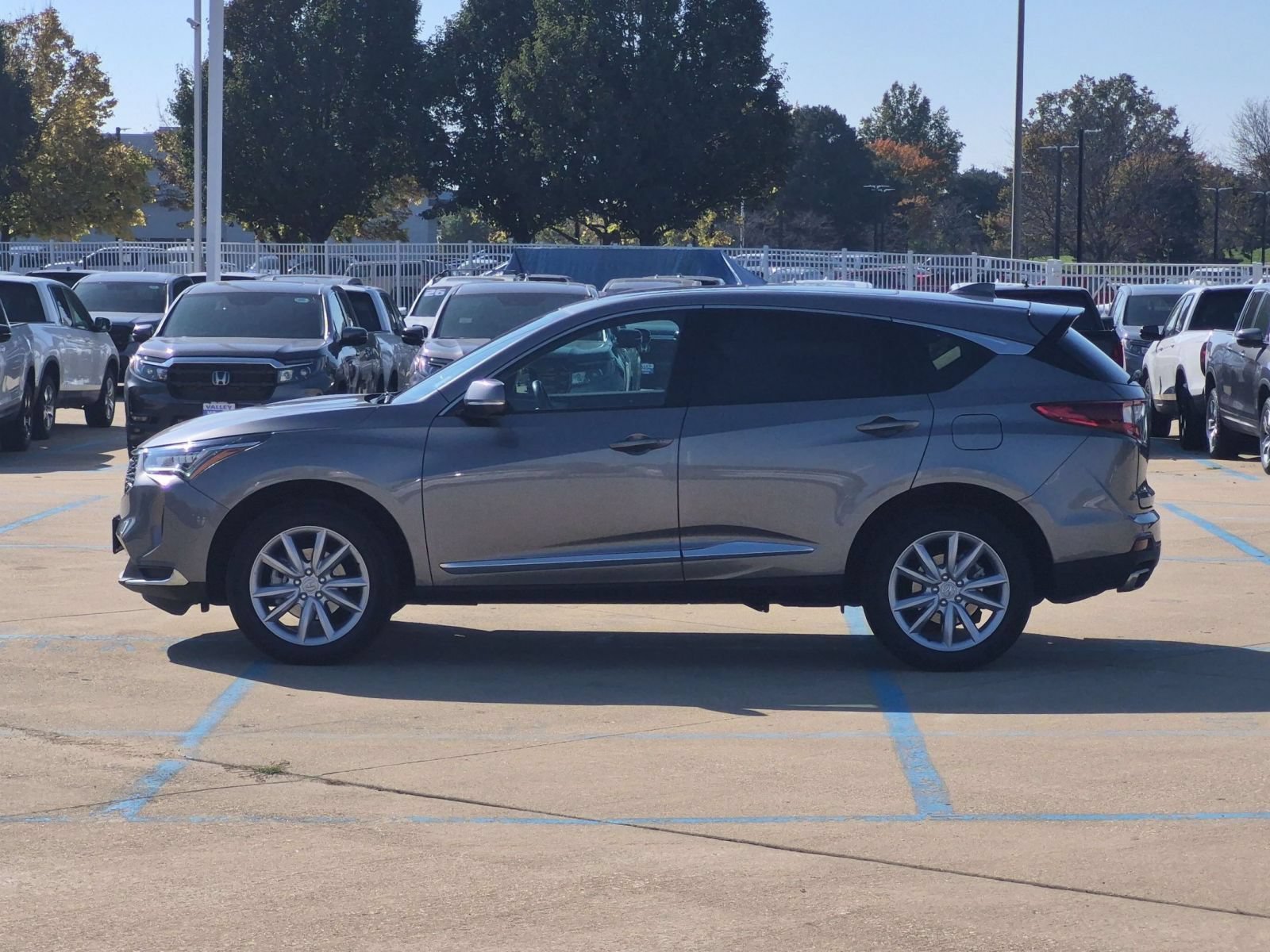 Used 2023 Liquid Carbon Metallic Acura Base SH-AWD image 9