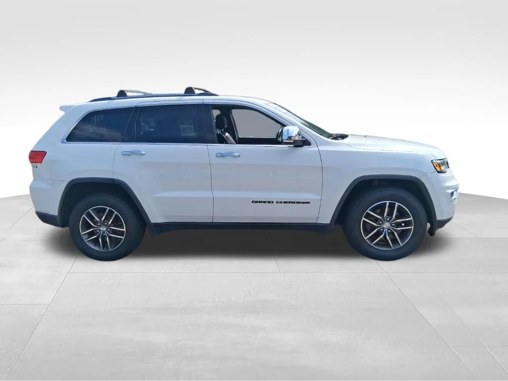 Used 2017 White Jeep Limited image 4