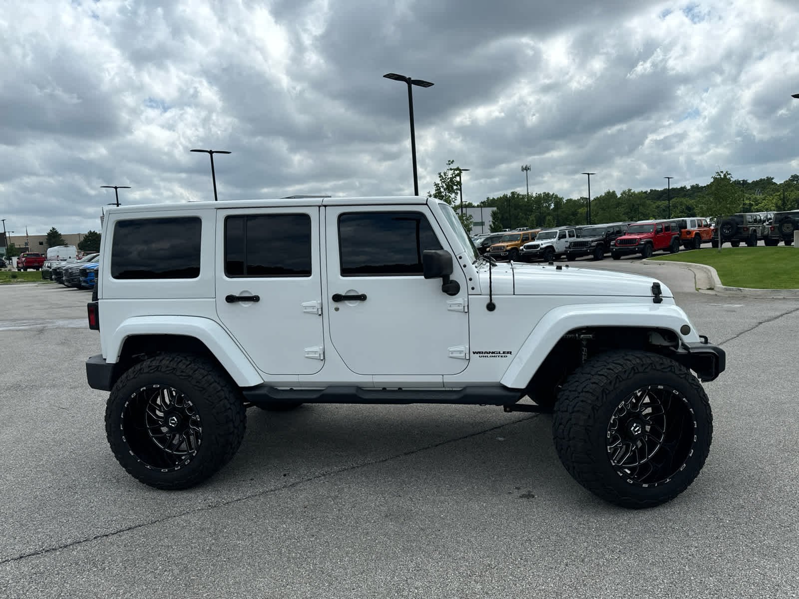 Used 2014 Bright White Clearcoat Jeep Sport image 4