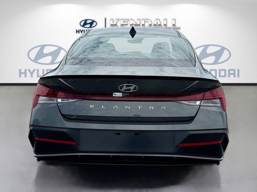 New 2026 Amazon Gray Hyundai SEL Sport Premium image 5