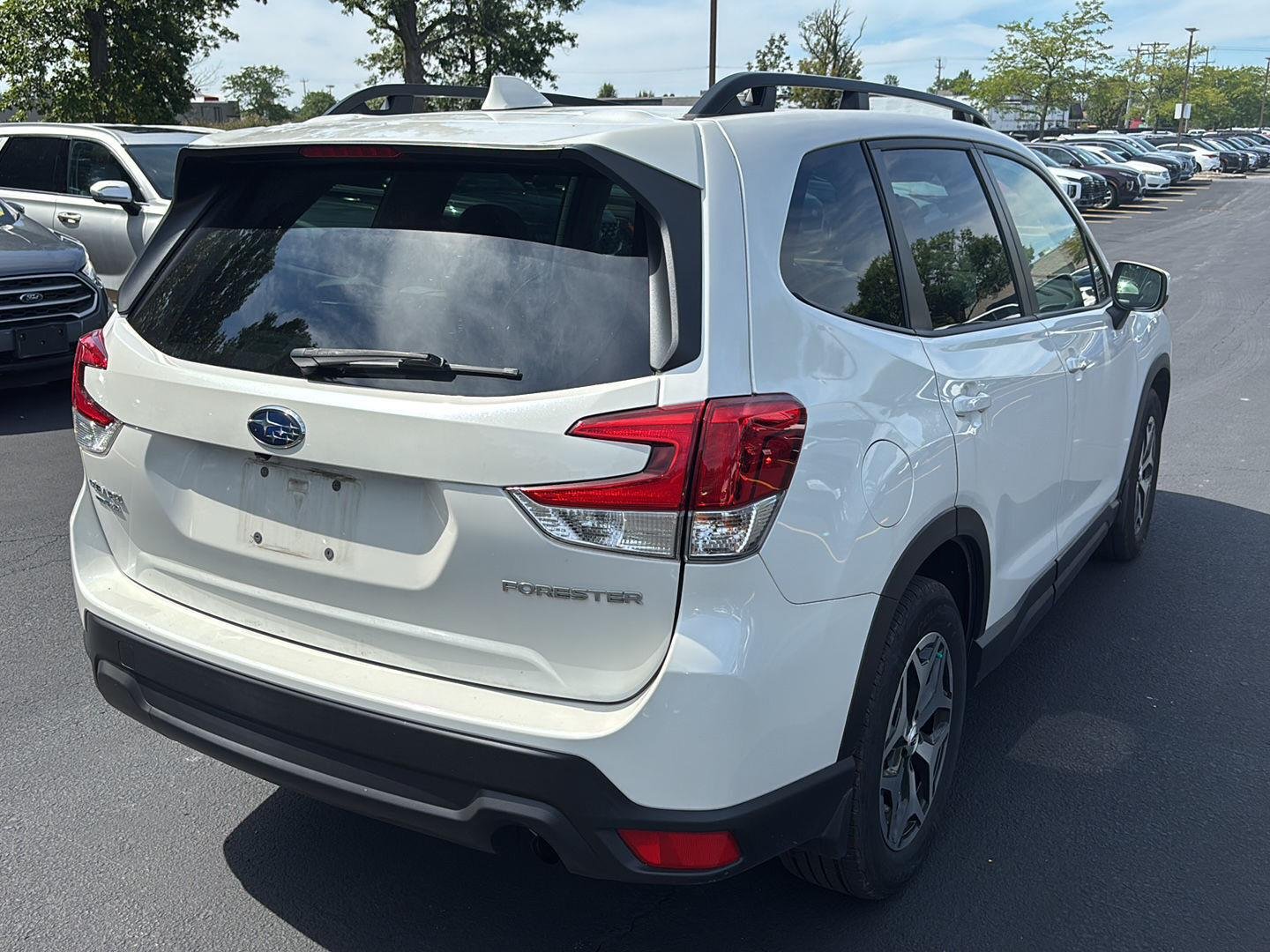 Used 2023 Crystal White Pearl Subaru Premium image 7