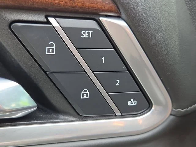 Used 2025 Onyx Black GMC Denali Ultimate image 16