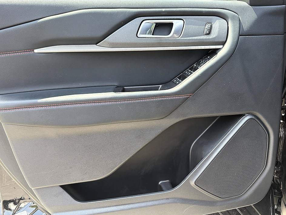 Used 2025 Black Metallic Ford ST-Line image 17