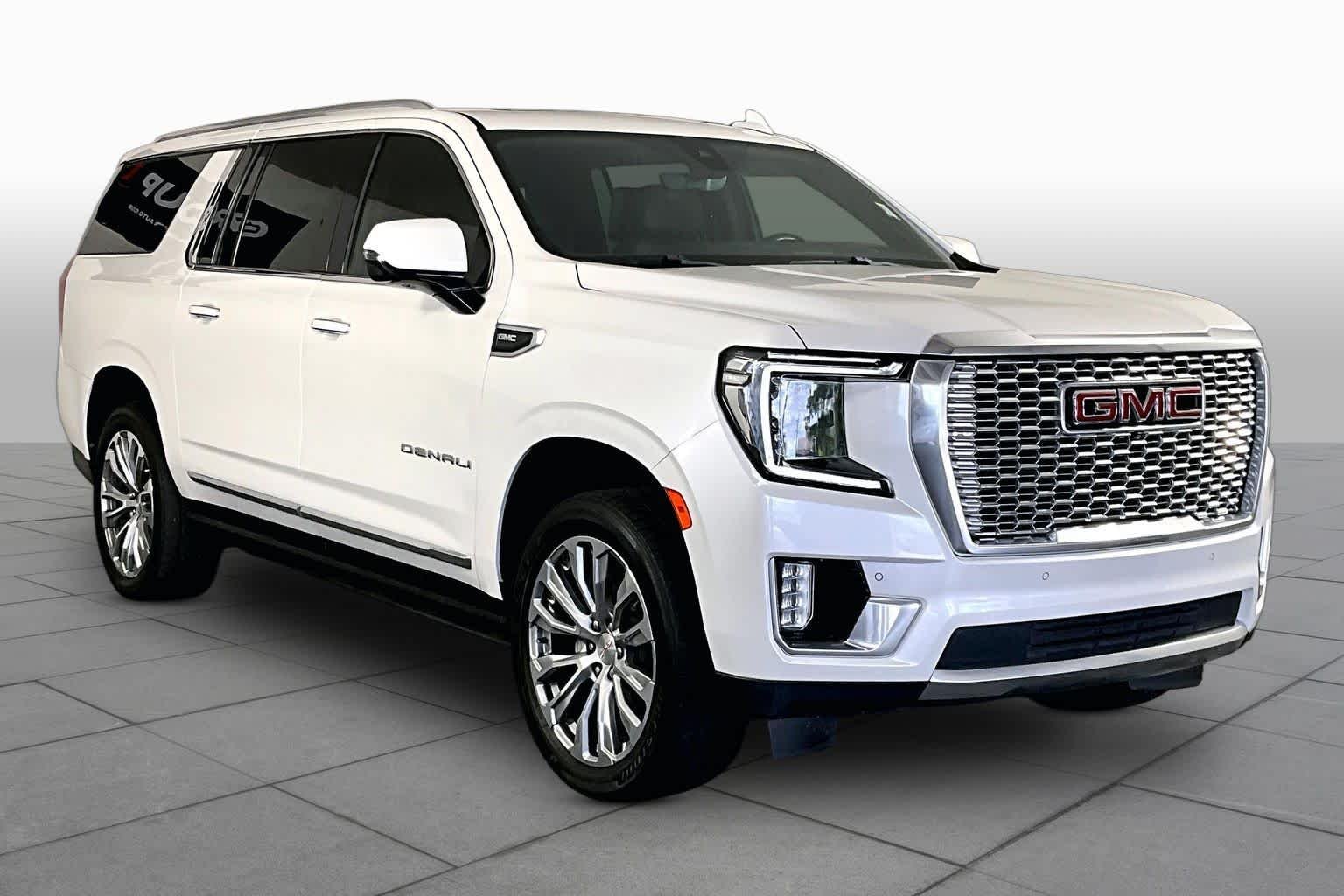 Used 2021 WHITE FROST TRICOAT GMC Denali image 3