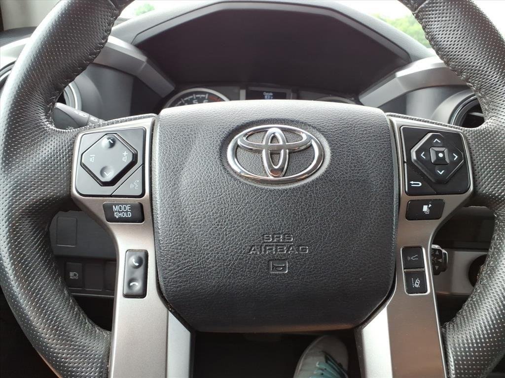 Used 2022 Midnight Black Metallic Toyota SR5 V6 image 17