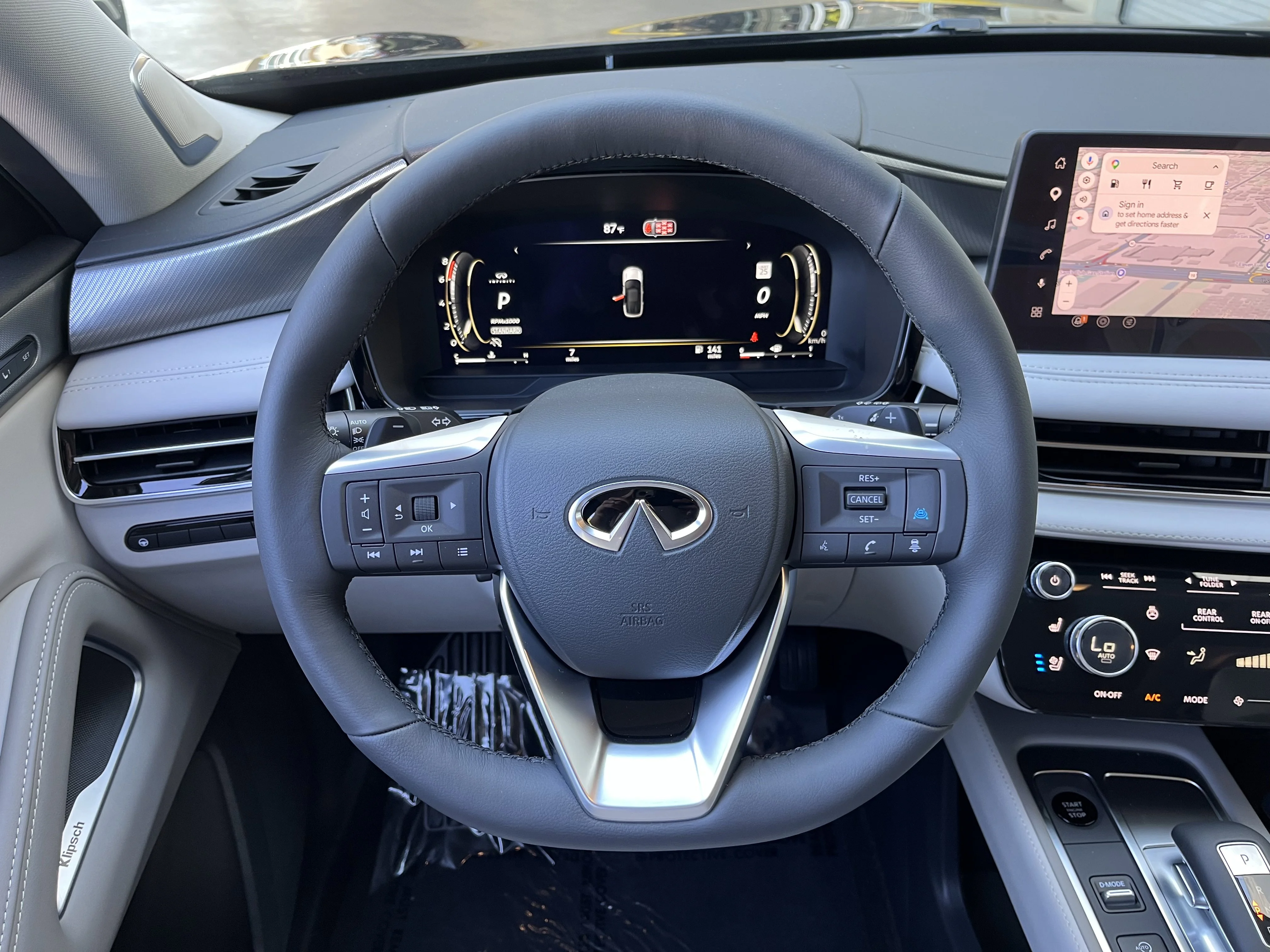 New 2027 Mineral Black INFINITI LUXE image 17