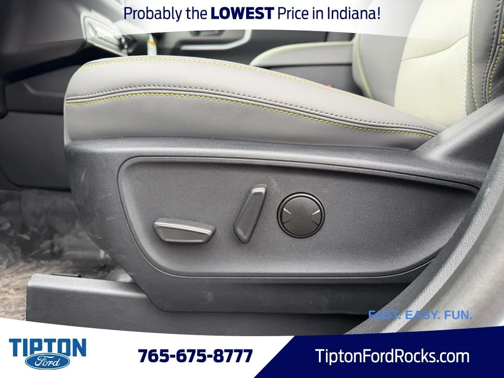 New 2026 Space White Metallic Ford Badlands® image 12