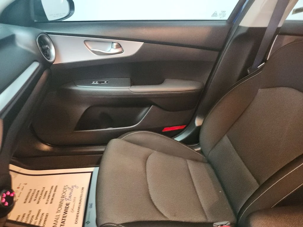 Used 2024 Blue Kia LXS image 11