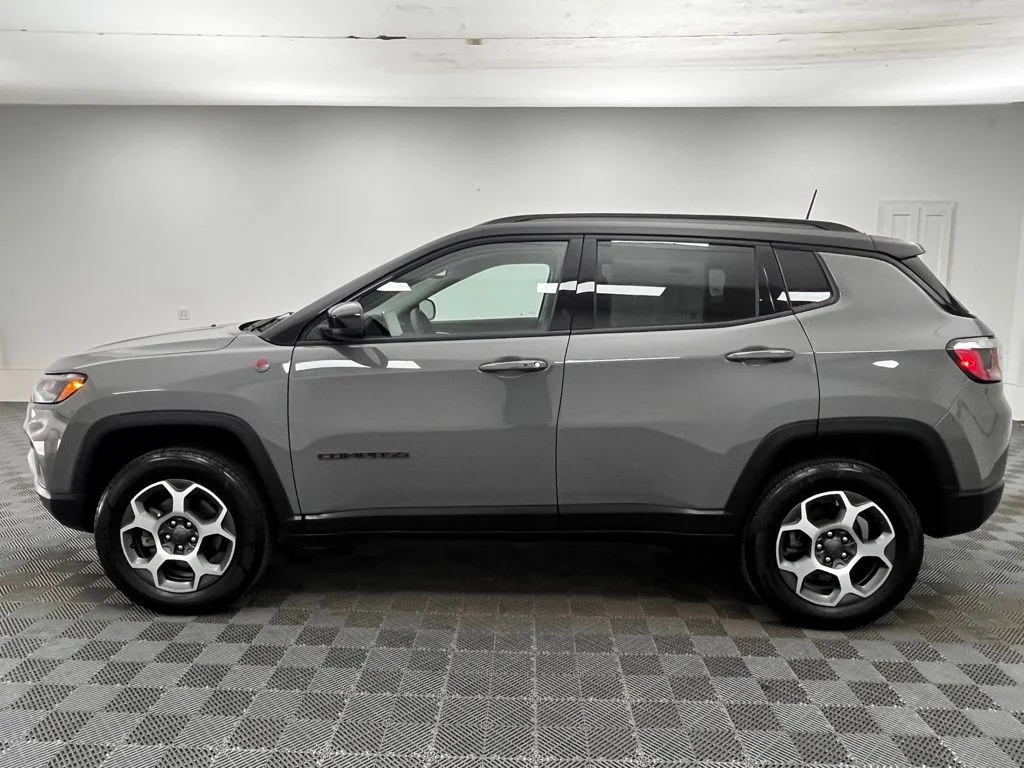 Used 2022 Gray Jeep Trailhawk image 12