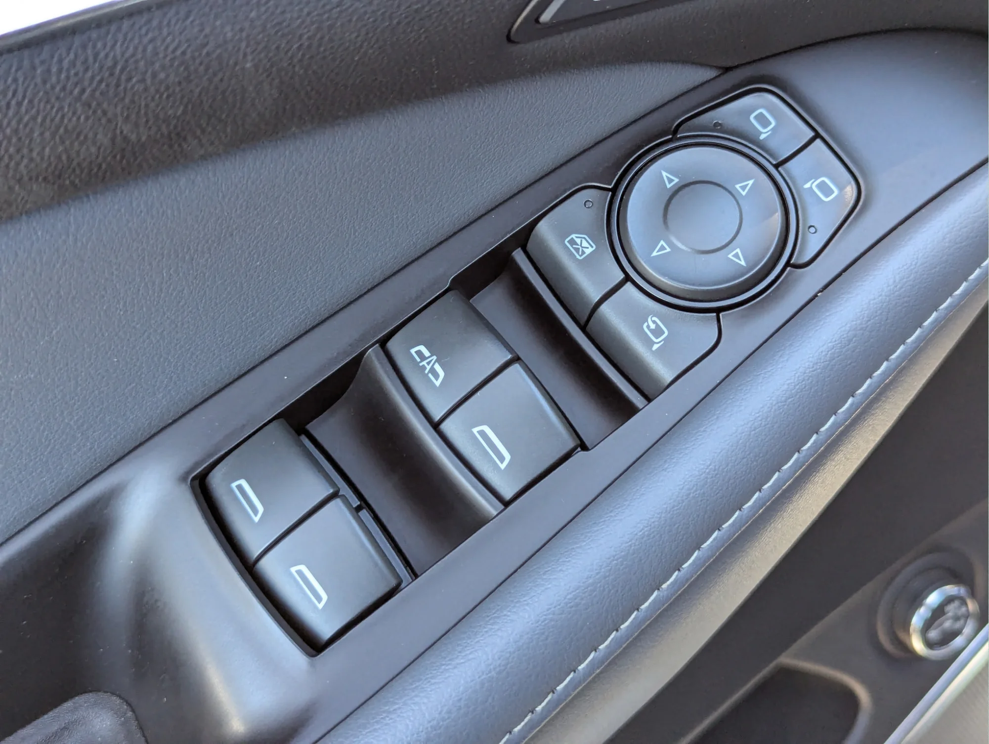 Used 2020 Quicksilver Metallic Buick Premium image 31