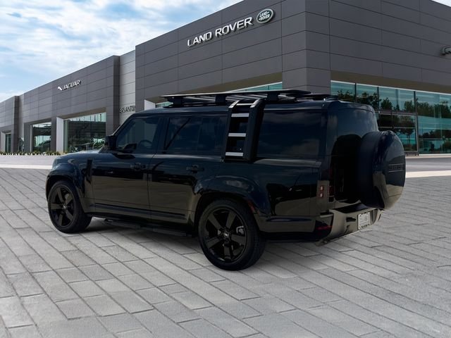 Used 2025 Black Land Rover X-Dynamic SE image 3