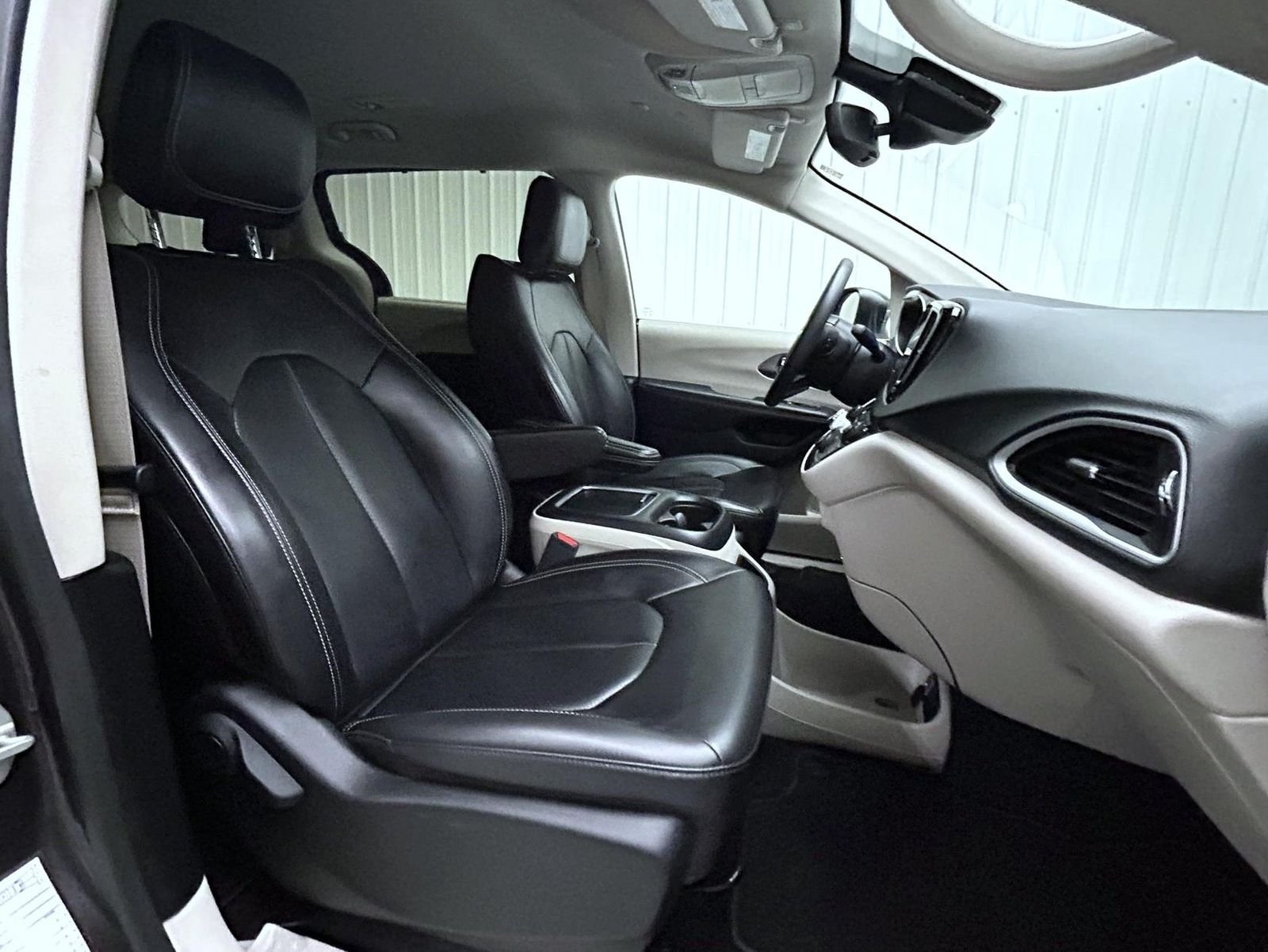 Used 2023 Gray Chrysler Touring L image 15