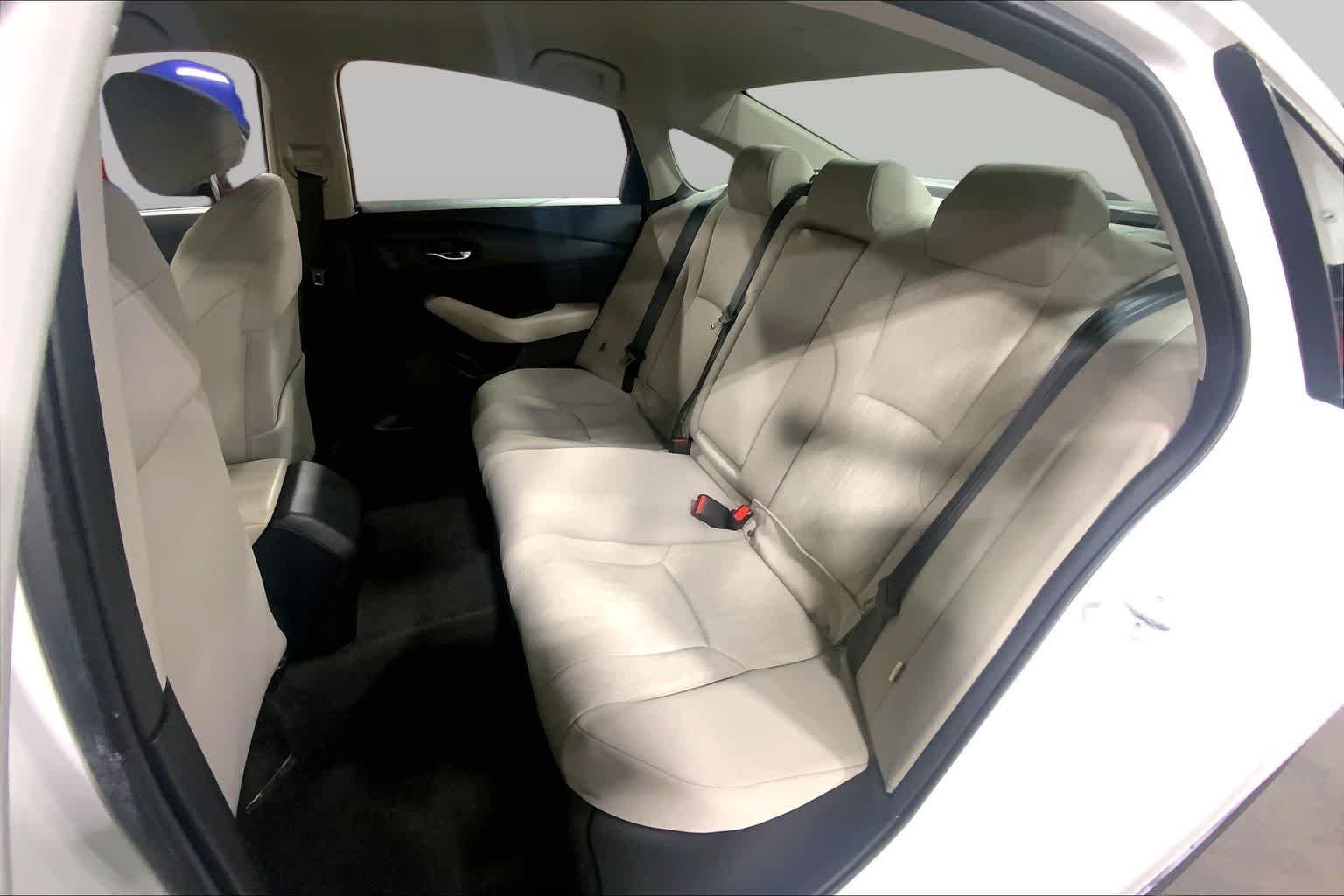 Used 2023 Platinum White Pearl Honda LX image 21