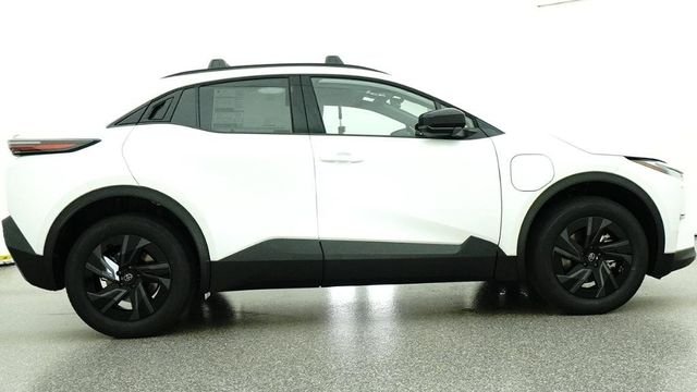 New 2026 Wind Chill Pearl Toyota SE image 15