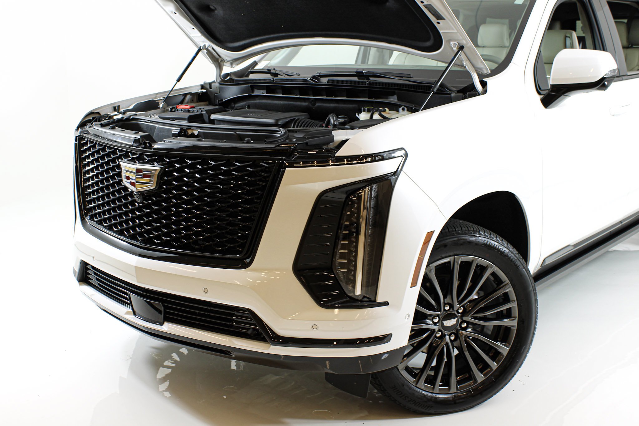 Used 2025 Crystal White Tricoat Cadillac Sport Platinum image 56