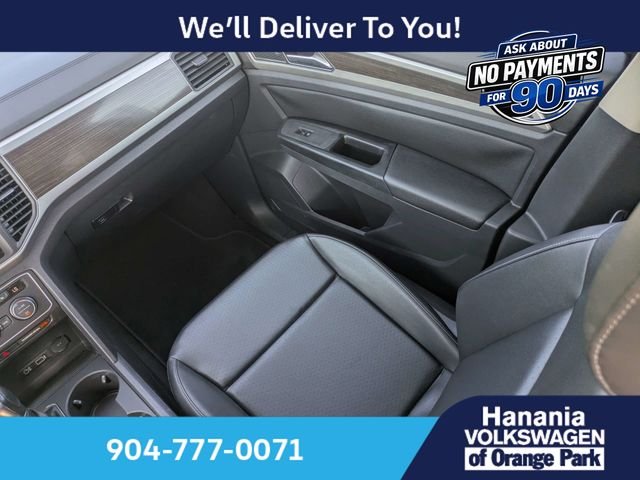 Used 2018 Black Volkswagen 2.0T SE w/Technology image 18