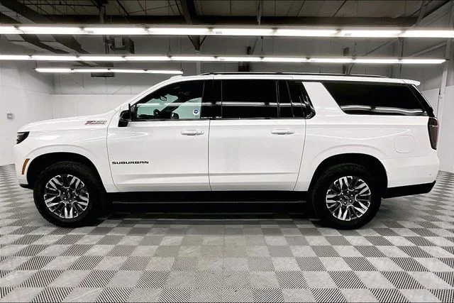 2025 Chevrolet Suburban Z71 - Photo 15