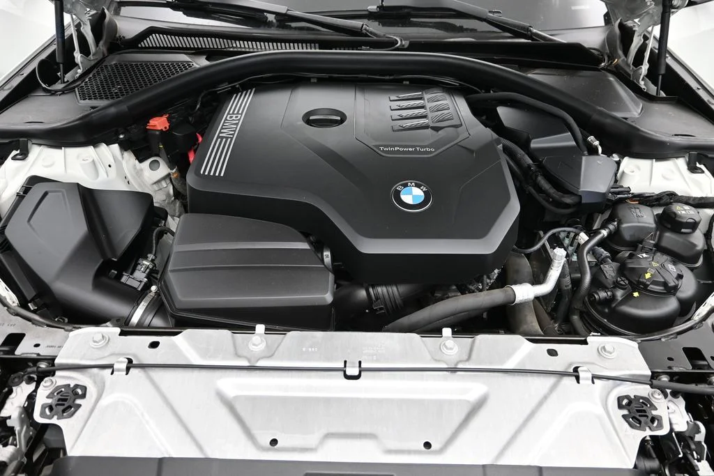 2023 BMW 3 Series 330i - Photo 17