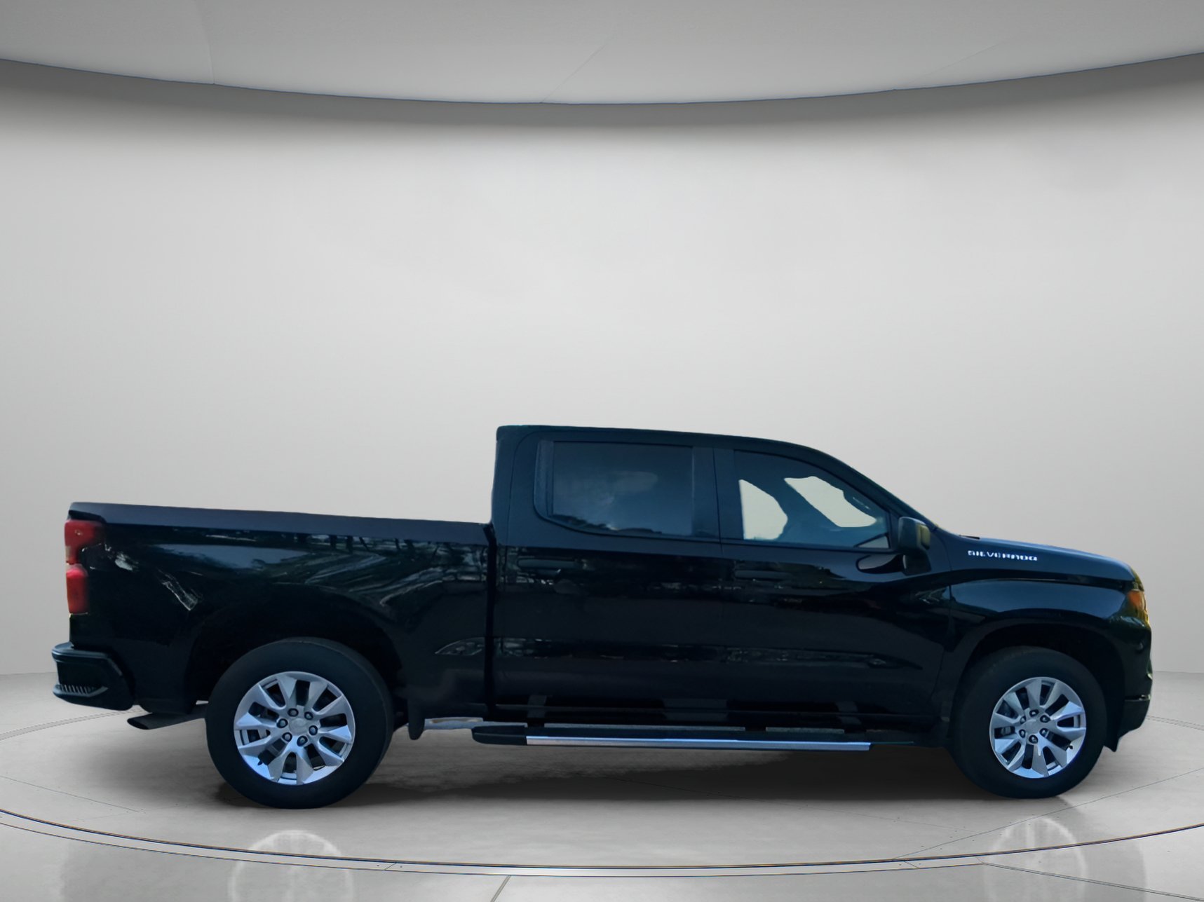 Used 2024 Black Chevrolet Custom Crew Cab Pickup image 30